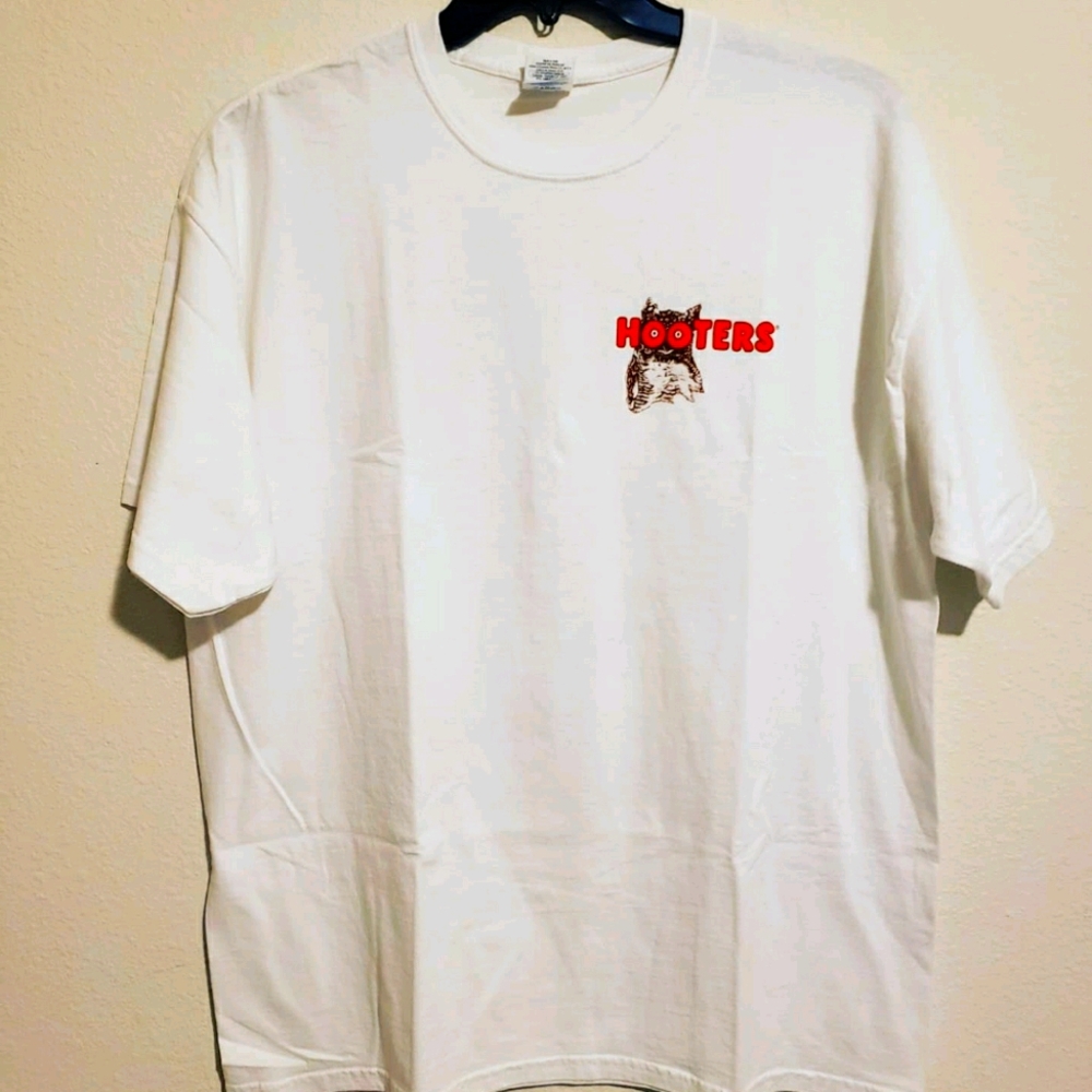 Hooters shirt
